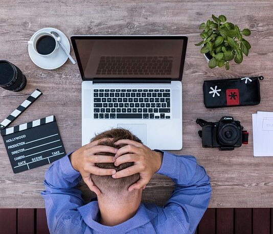 Czy media społecznościowe zachęcają do samodzielnego myślenia?